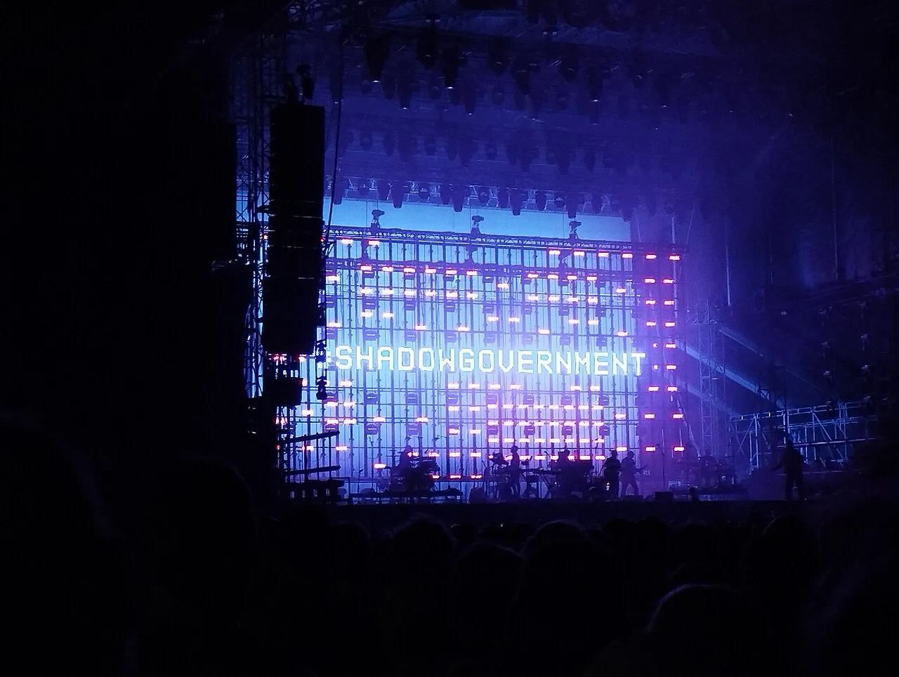 2024 年 Rock en Seine 音樂節，Massive Attack 演出現場